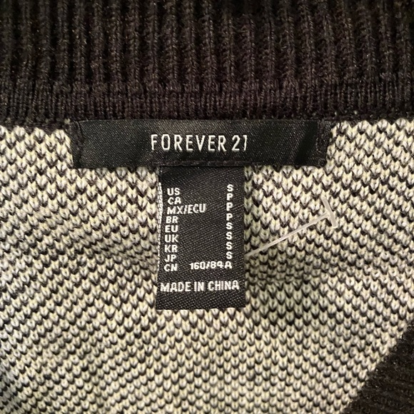 Small for 21 black cardigan with flowers - Picture 3 of 3